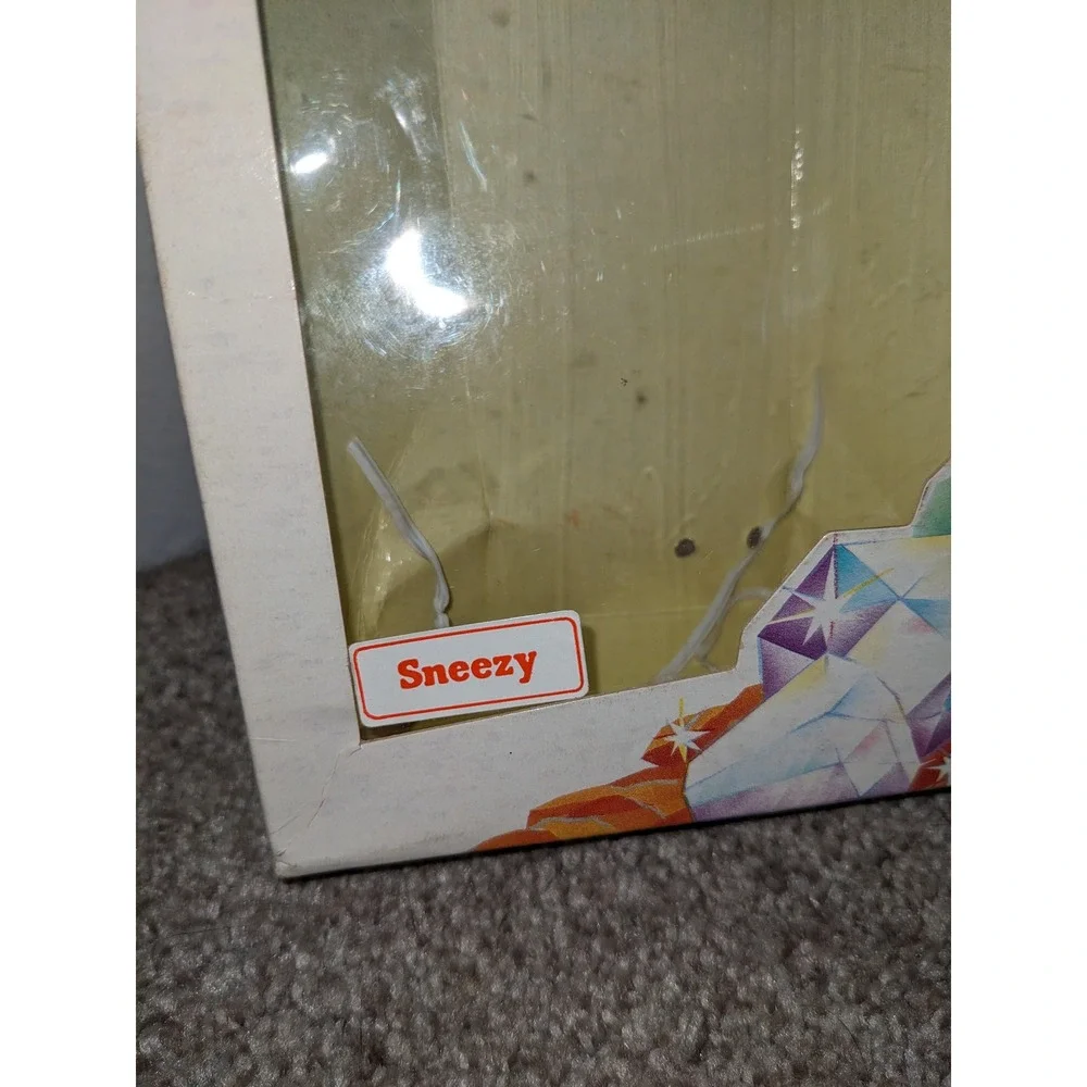 Disney Snow White Sneezy Doll Vintage Collectible Figure Toy in Box‎